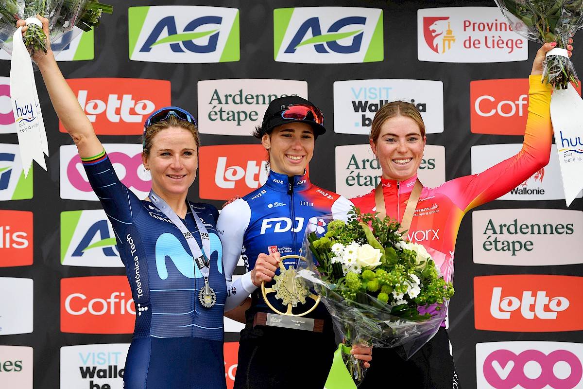 Demi Vollering finishes third in tough Flèche Wallonne